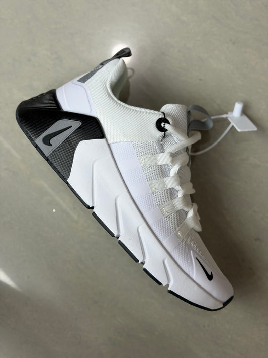 Nike metcon 7 blanco negro caballero