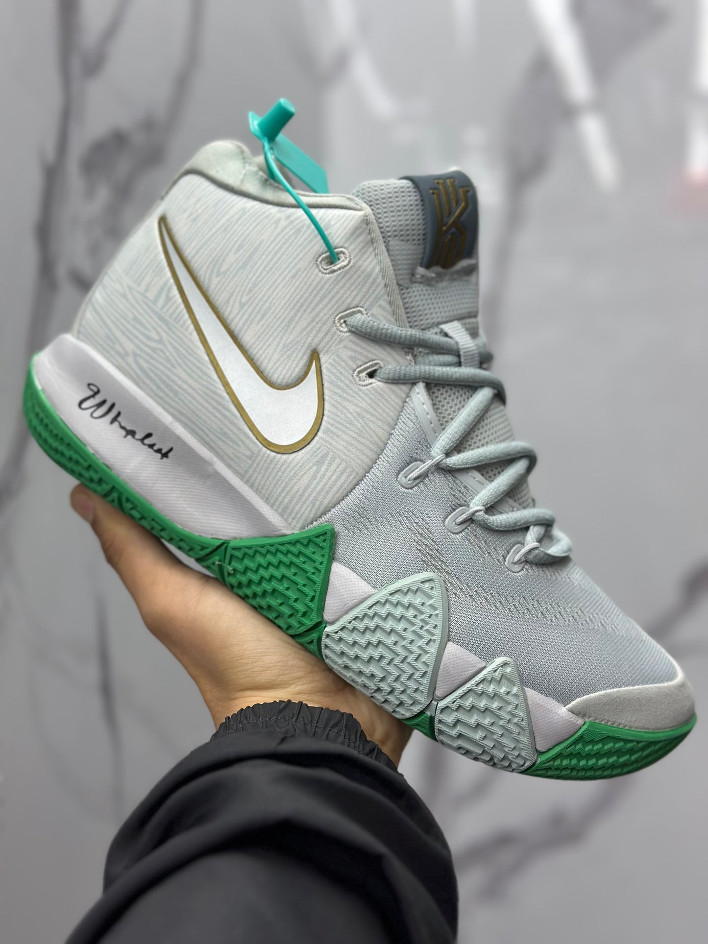 Kirie Irving 4 caballero