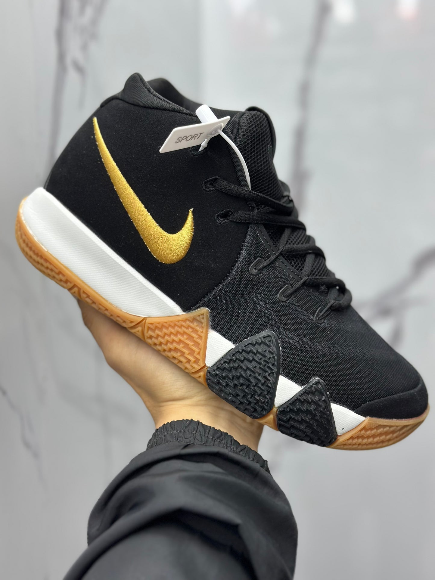 Kirie Irving 4 caballero