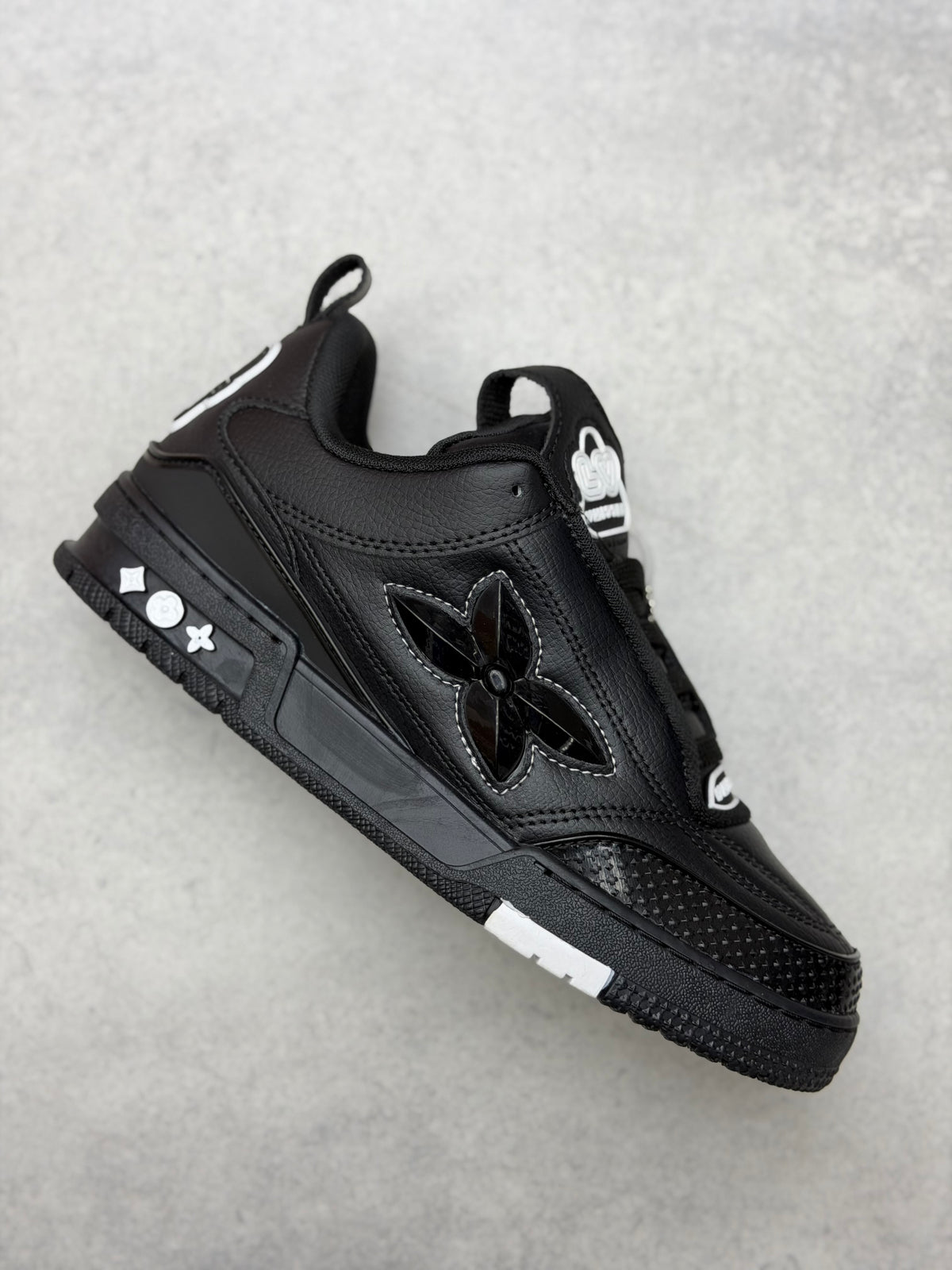 LV Skate negro caballero