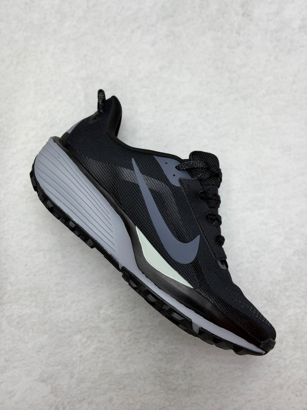 Nike ACG Pegasus trail negro gris caballero