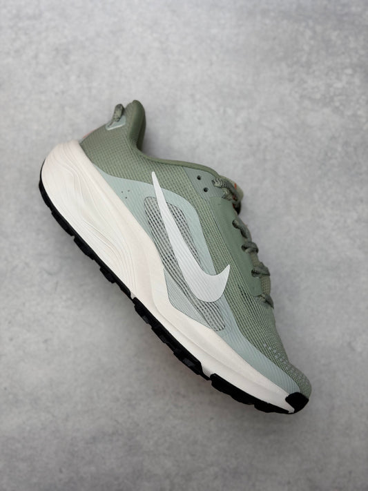 Nike ACG Pegasus trail verde beige caballero