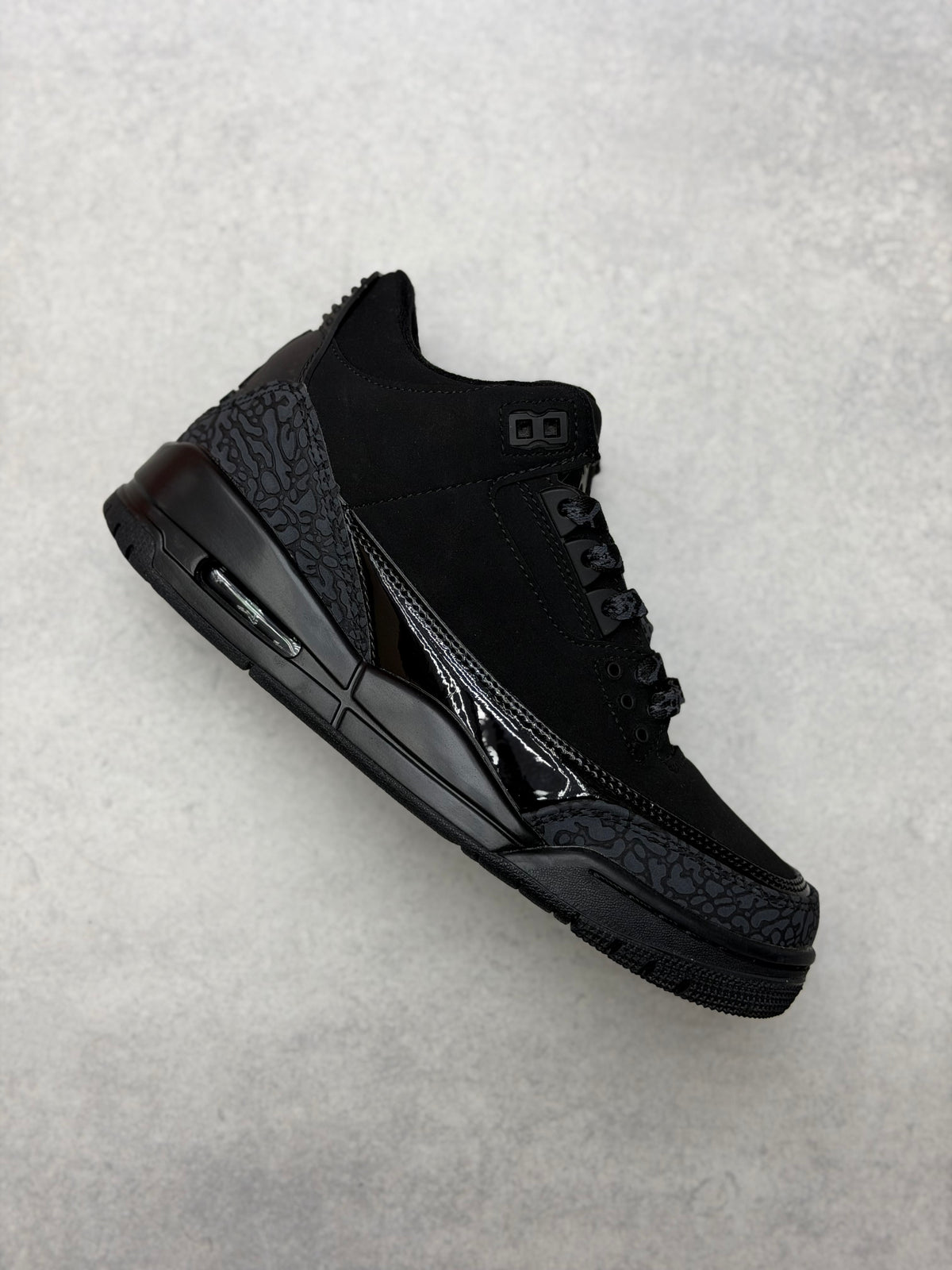 Retro 3 Black Cat caballero