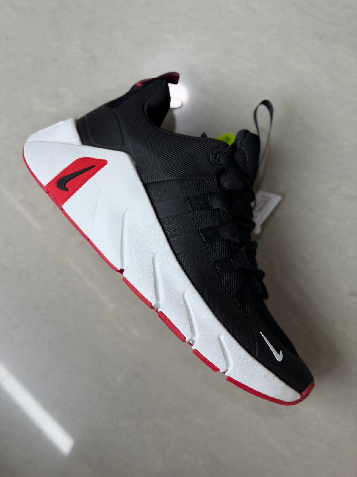 Nike metcon 7 negro rojo caballero
