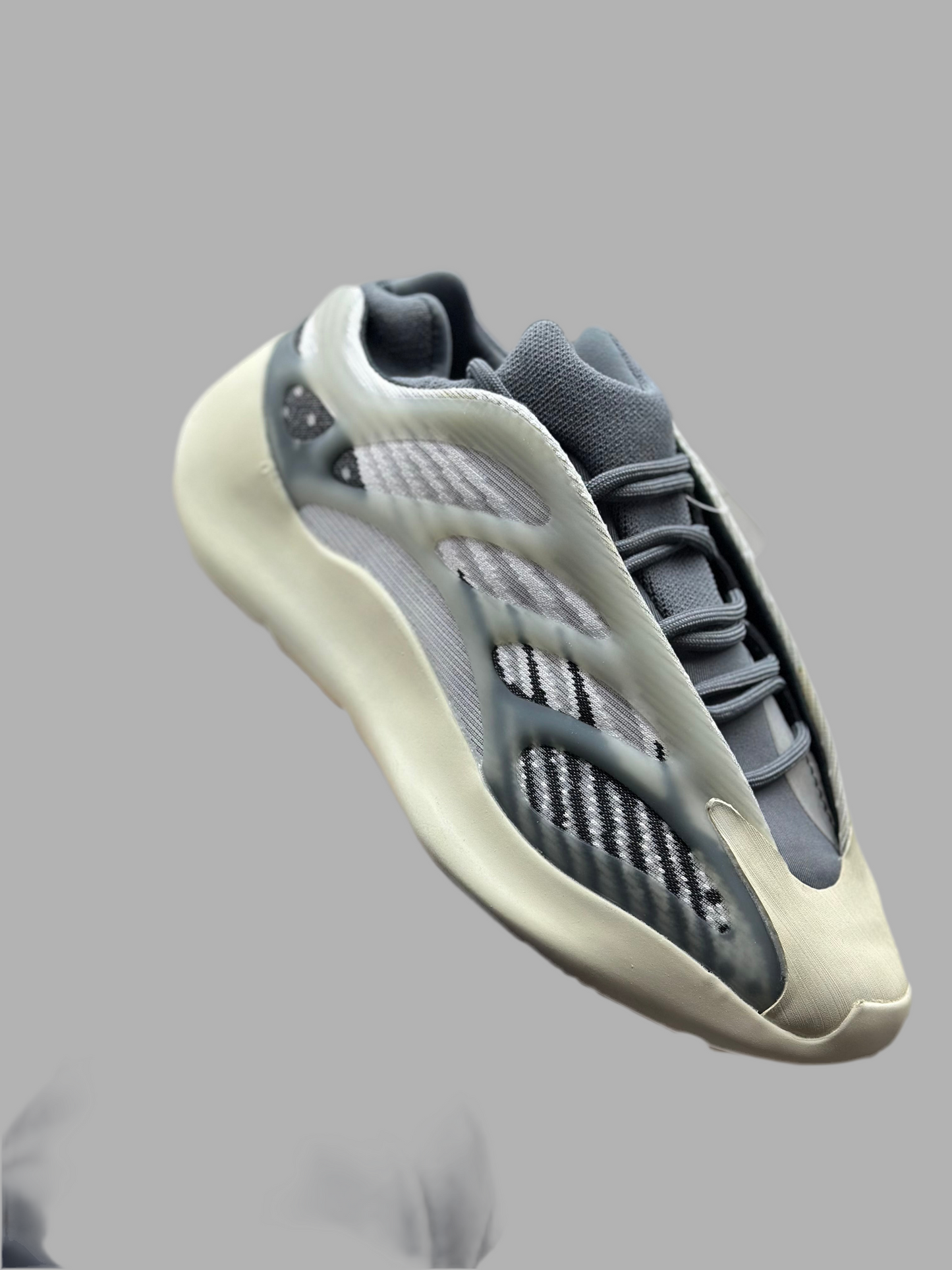 Yezzy 700 caballero