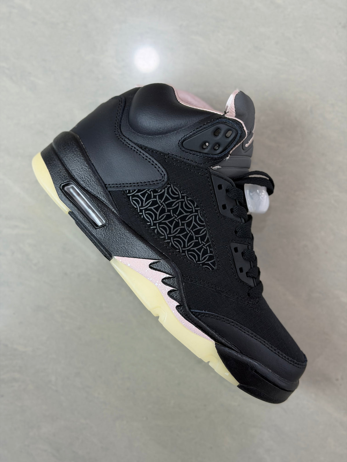 Jordan Retro 5 negra caballero