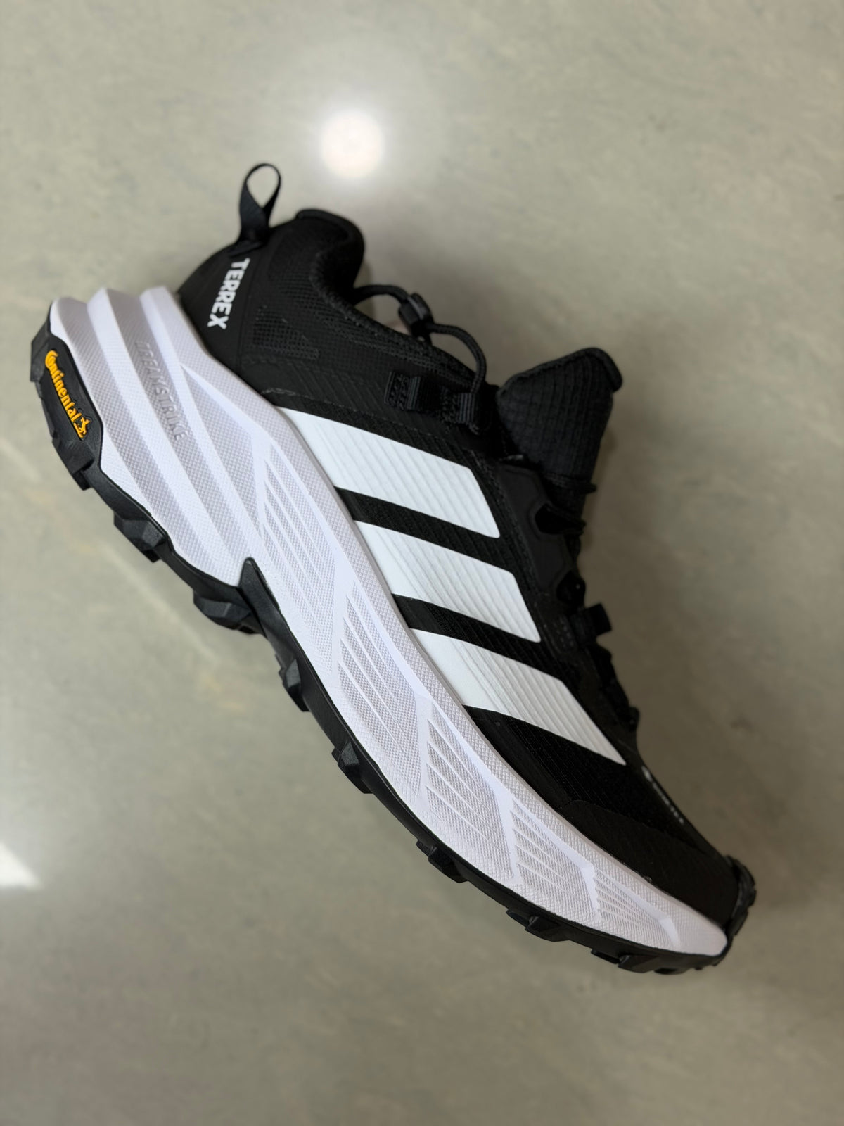 Adidas terrex negro/blanco caballero