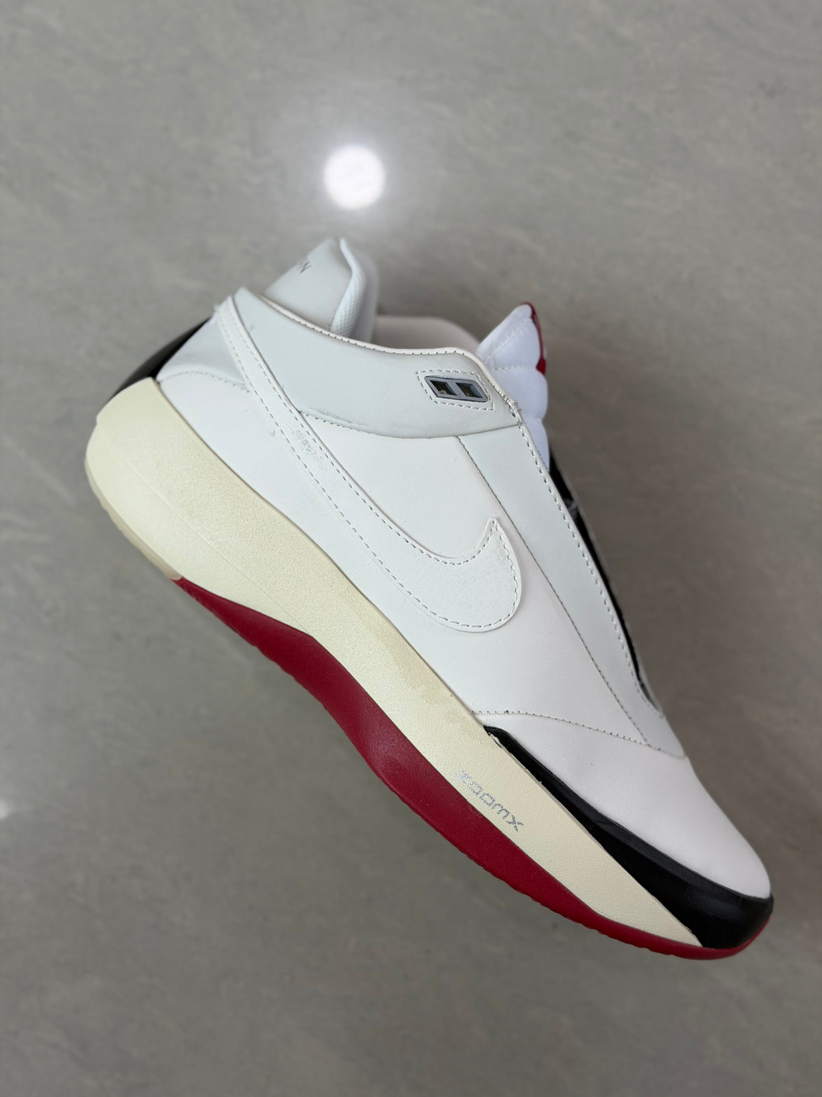 Jordan 40 blanca beige rojo caballero