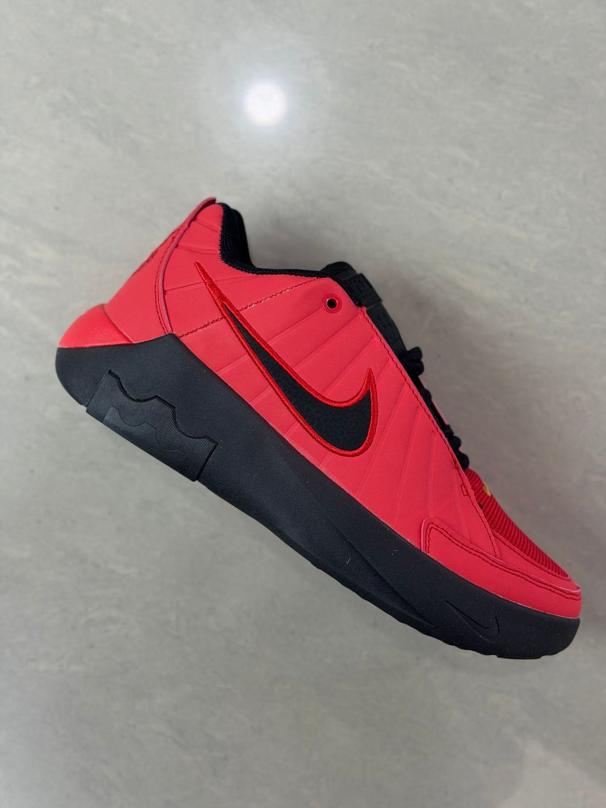 Lebron Witness 9 roja negro caballero