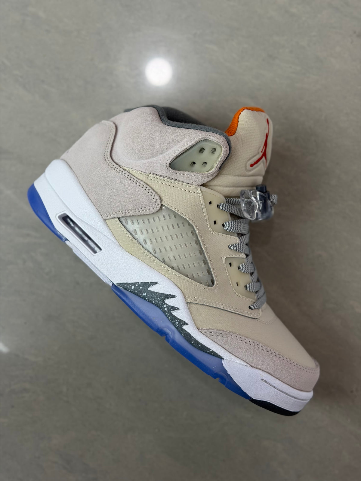 Jordan Retro 5 beige gris caballero