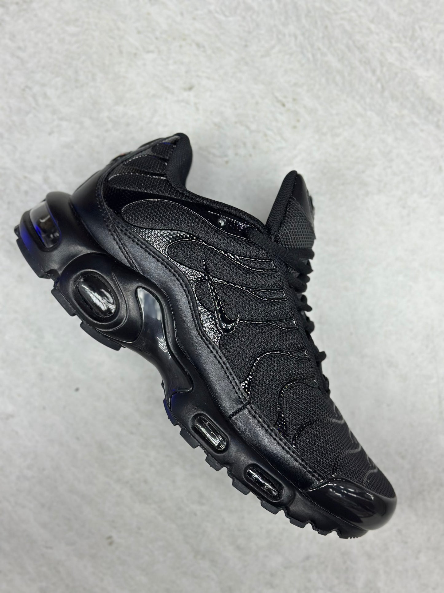 TN Full Black caballero