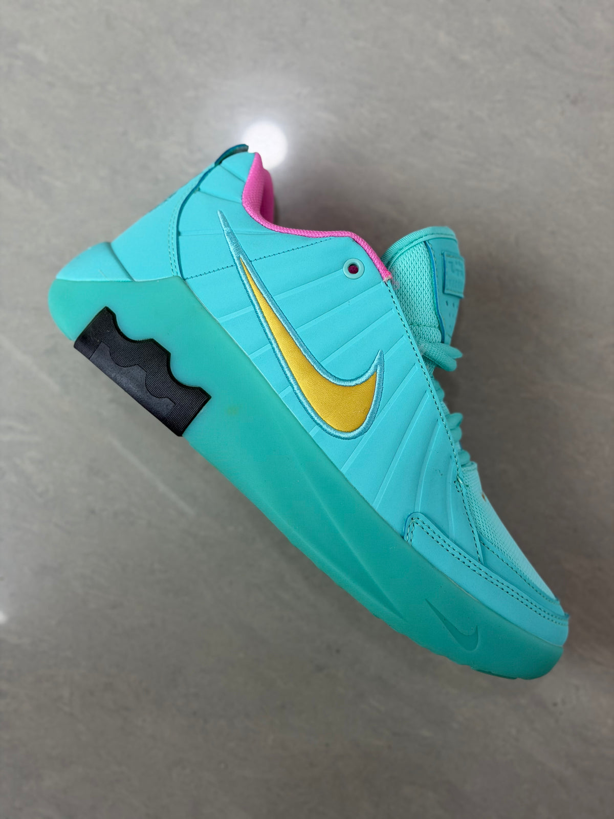 Lebron Witness 9 azul turquesa caballero