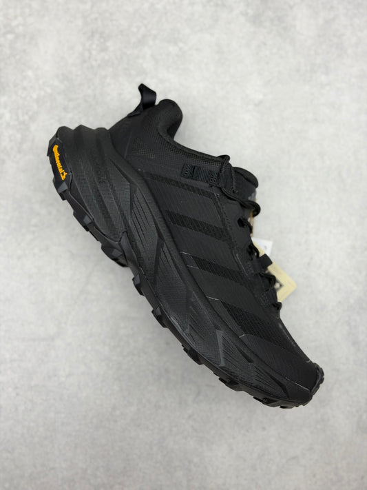 Adidas terrex todo negro caballero