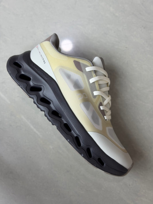 On cloud beige crema negro caballero