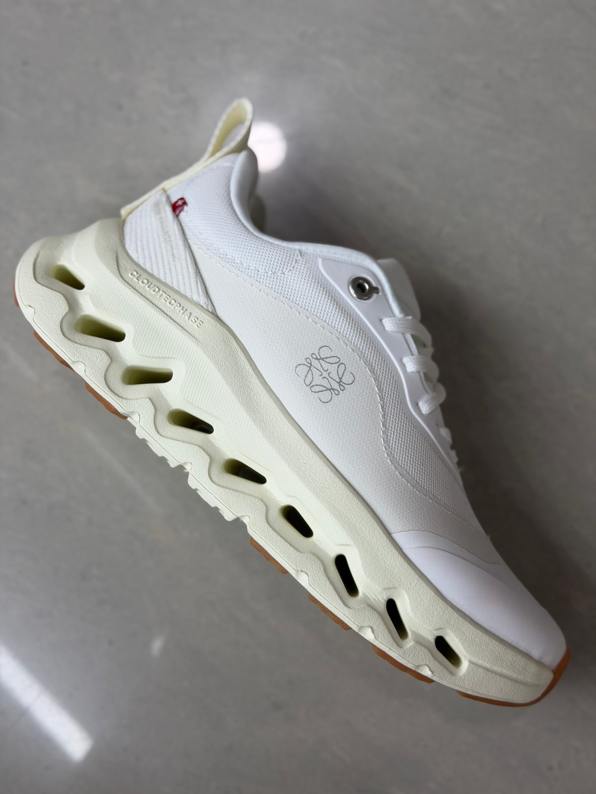 On cloud loewe blanco crema dama