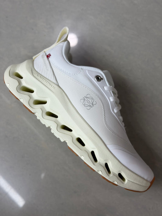 On cloud loewe blanco crema dama
