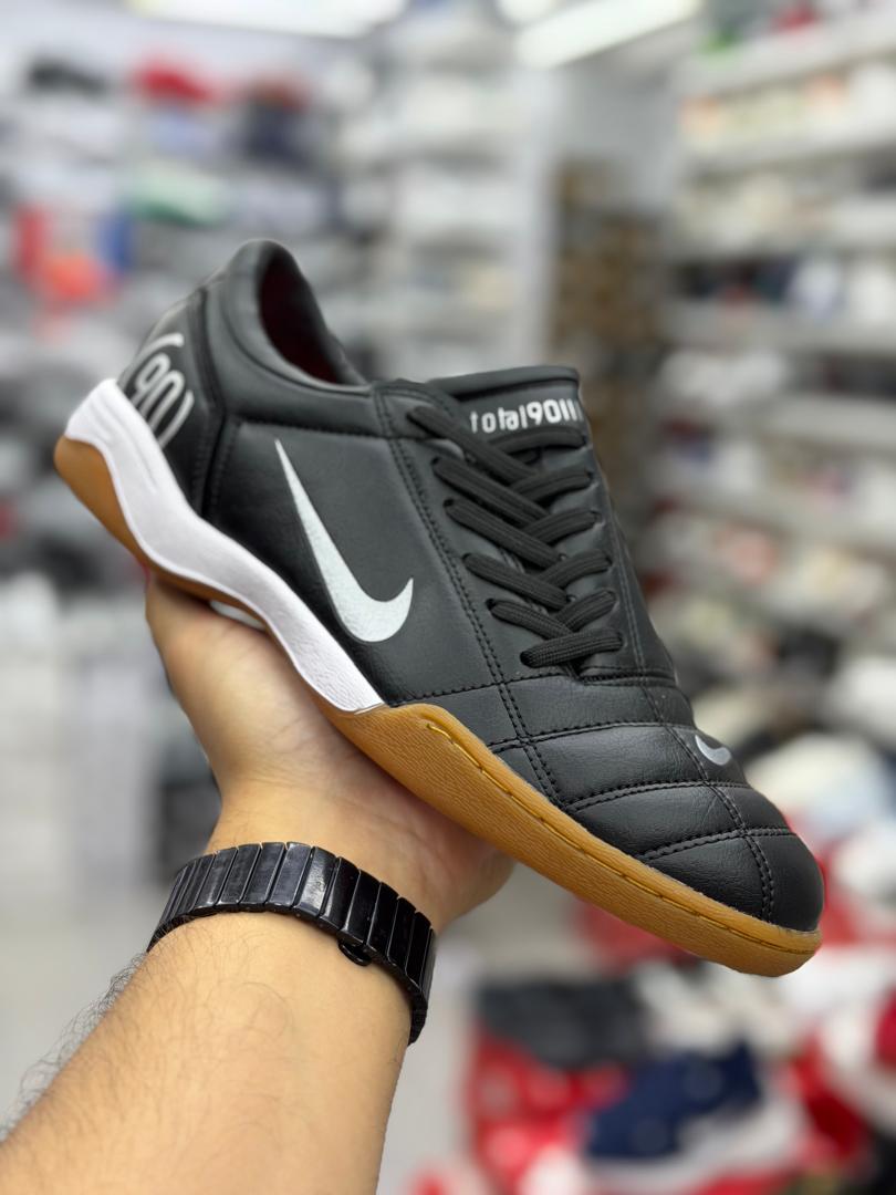 Nike total 90 caballero