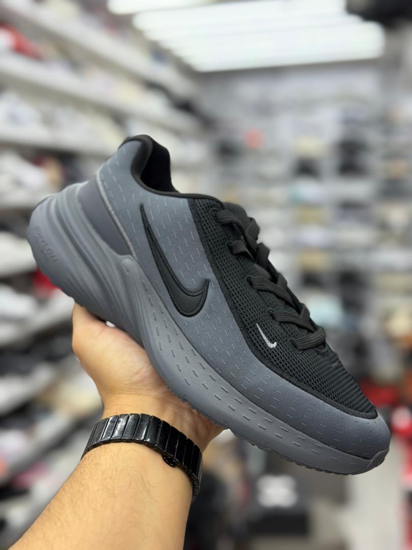 Nike uplift negro gris caballero
